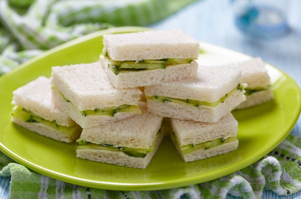 cucumber and cream cheese sandwich