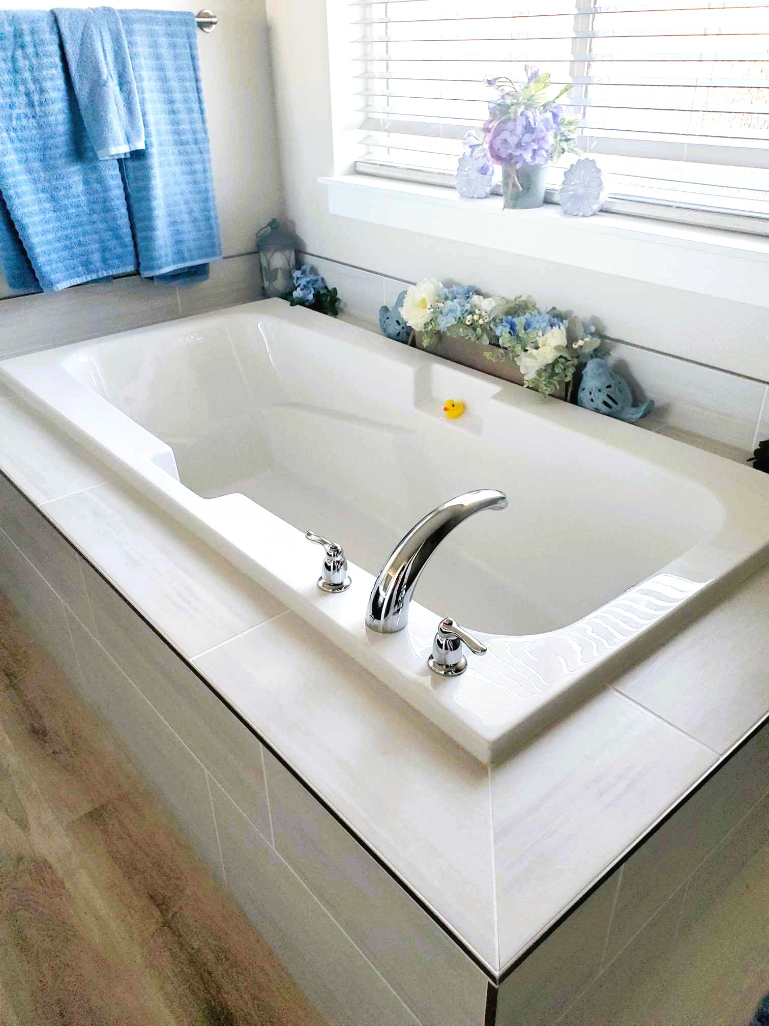 Bathroom Spring Decor Your Friends Will Want To Steal From You - Cailey ...