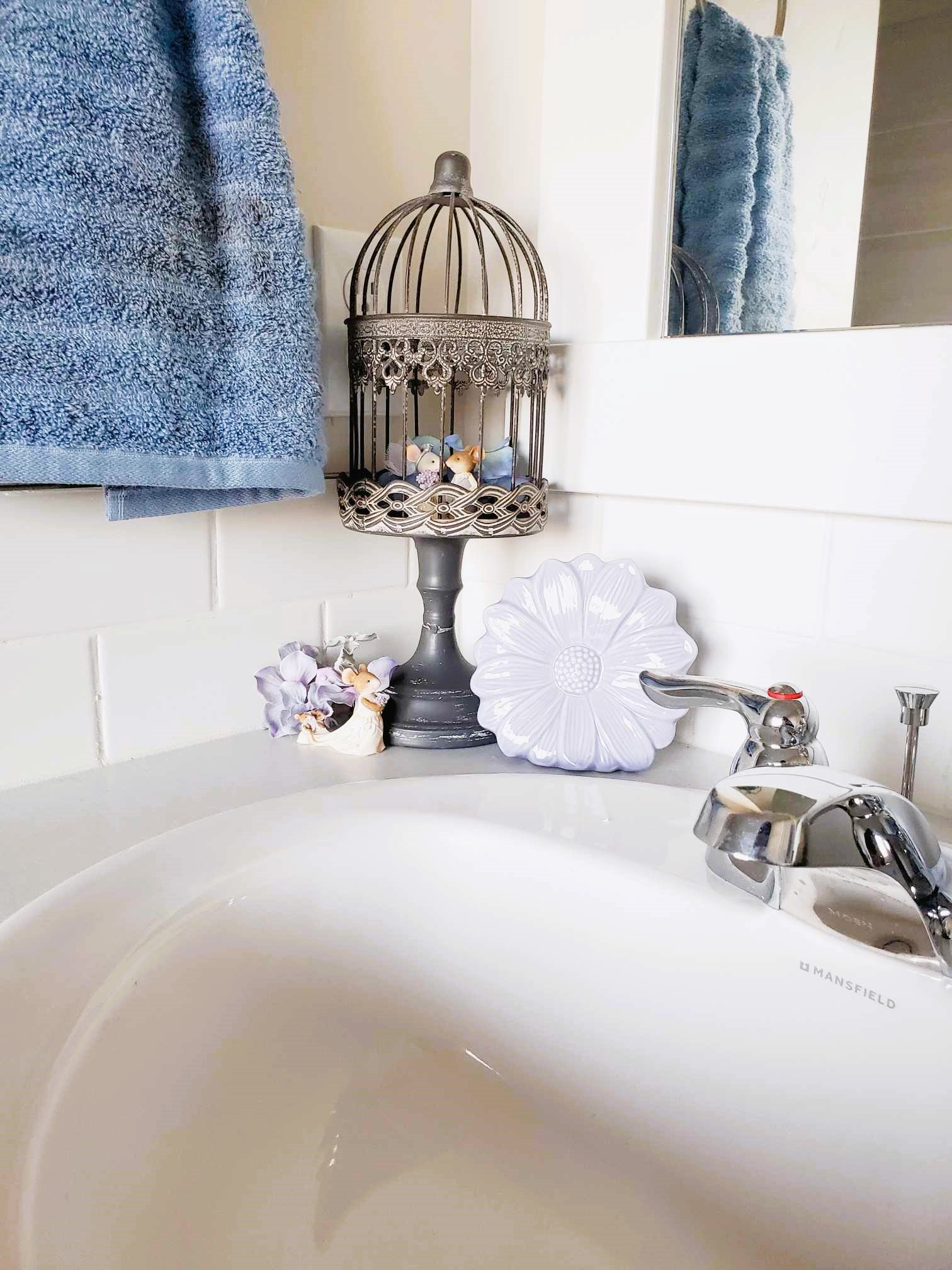 Bathroom Spring Decor Your Friends Will Want To Steal From You - Cailey ...